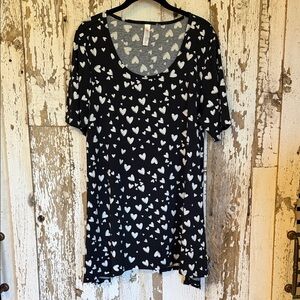 LuLaRoe Black and White Heart Print Short Sleeve Top